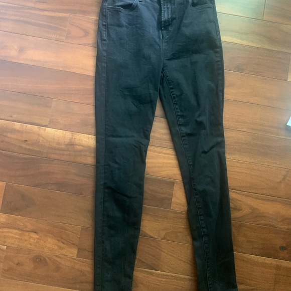 29, J Brand Black Maria jeans. High Rise, Skinny. - Picture 3 of 10